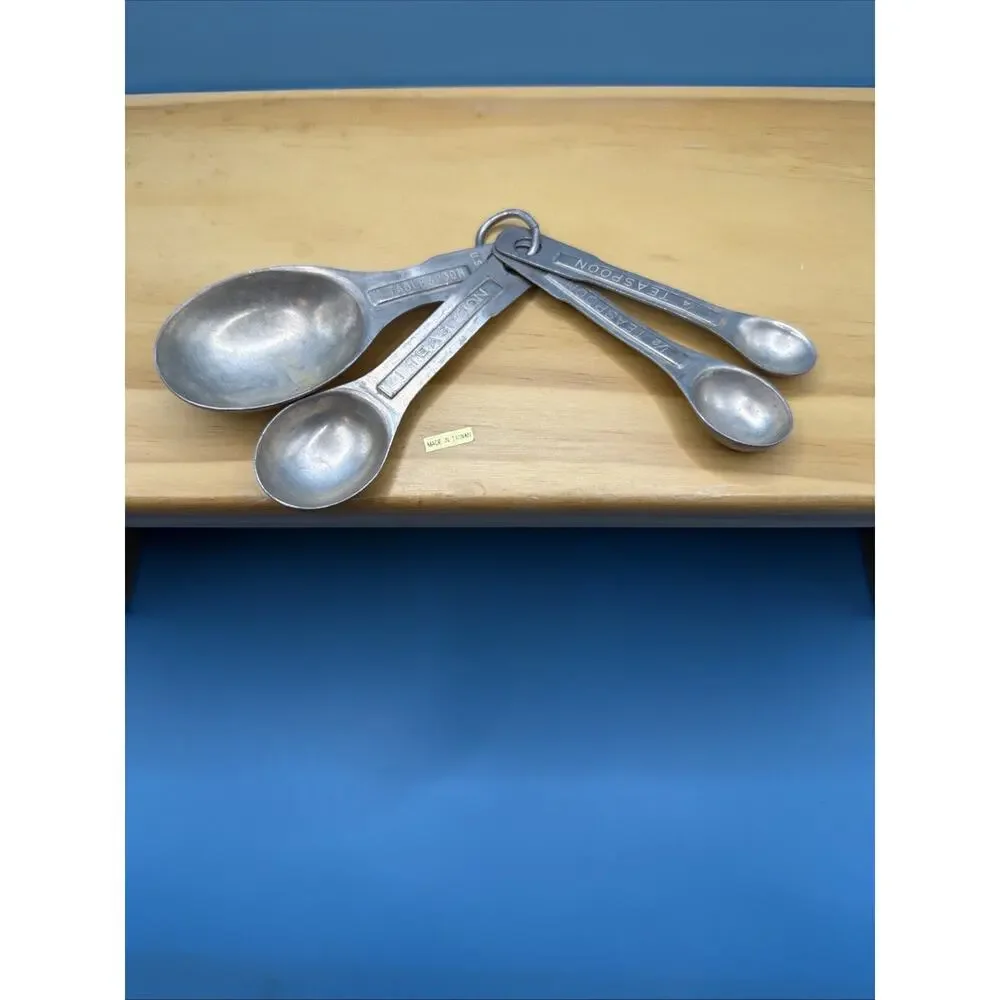 Set Of 4 Aluminum Measuring Spoons - 1 Tbsp- 1 Tsp - 1/2 Tsp - 1/4 Tsp On A Ring